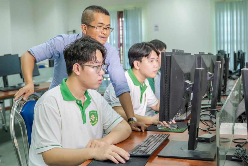 HUSS VIỆT NAM 2026: HÀNH TRÌNH KẾT NỐI TRI THỨC, DOANH NGHIỆP VÀ ĐỔI MỚI SÁNG TẠO