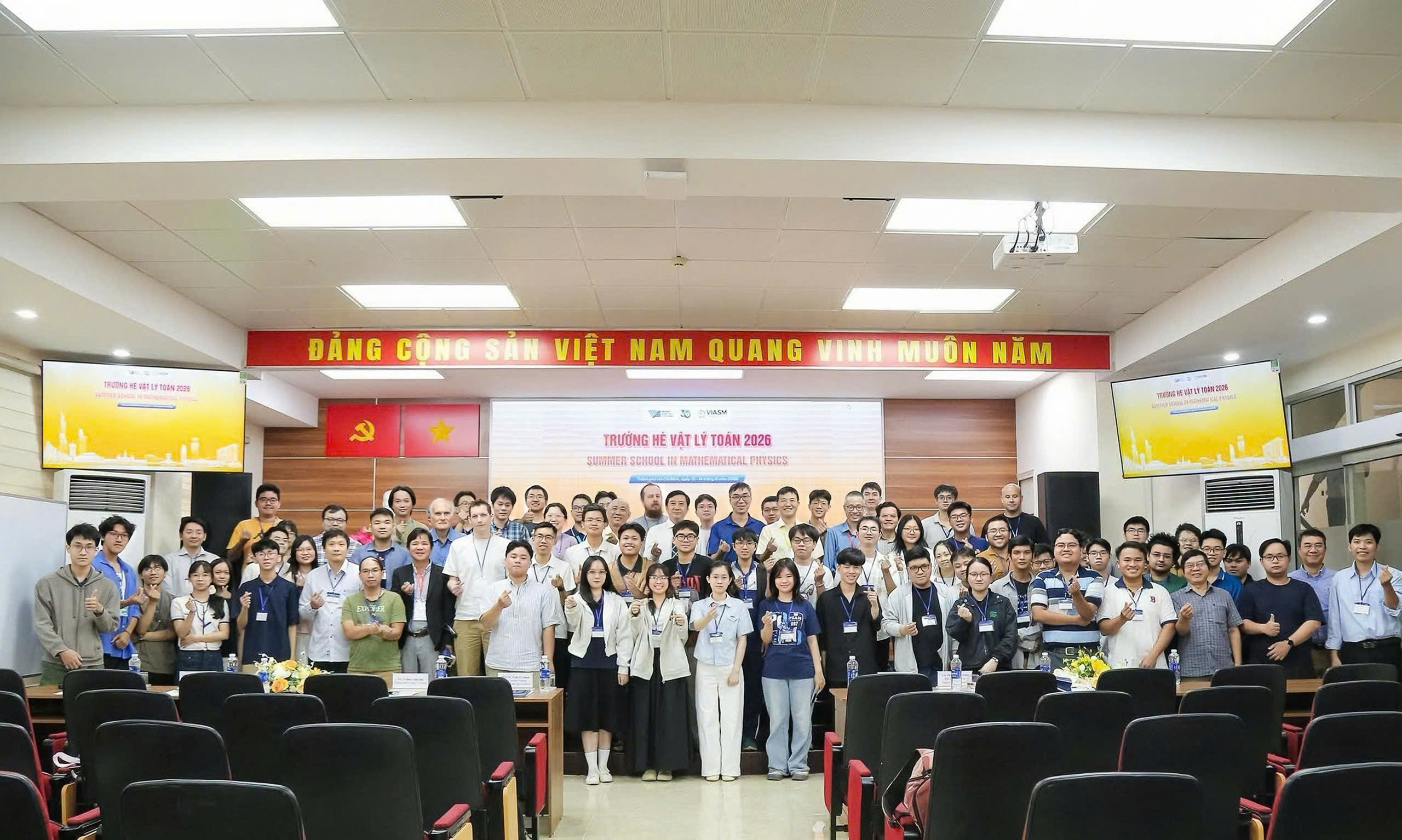 SINH VIÊN LÊ CHÍ TÂM TIẾP TỤC BỨT PHÁ TẠI TRƯỜNG HÈ VẬT LÝ TOÁN QUỐC TẾ 2026 DO VIASM TỔ CHỨC